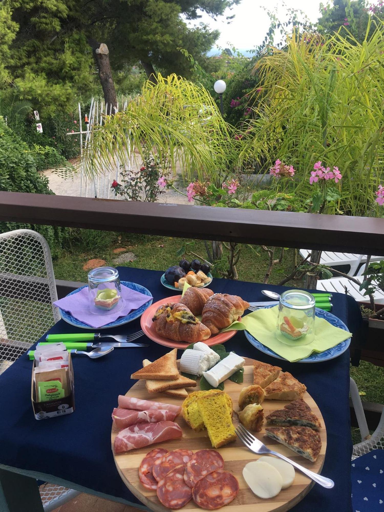 B&B A Casa Di Picci ซานตาโดเมนิกา ภายนอก รูปภาพ