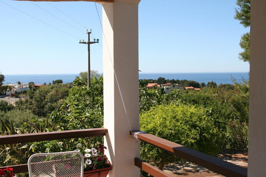 B&B A Casa Di Picci ซานตาโดเมนิกา ภายนอก รูปภาพ